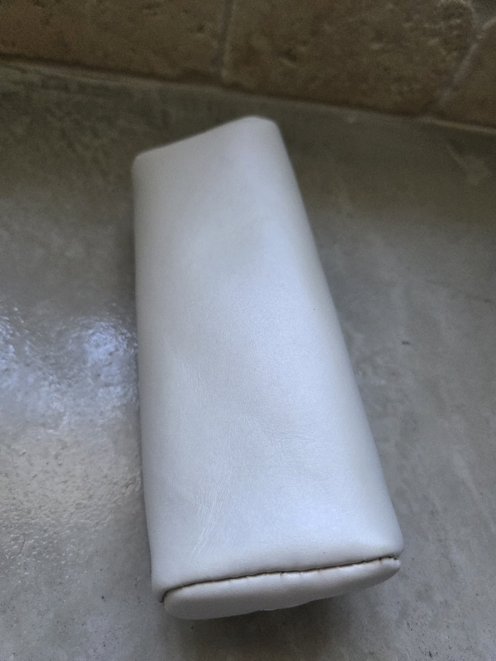 Portland Leather White Leather Zip Pouch - Picture 5 of 5